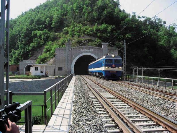 鐵路無(wú)人值守變電站監(jiān)控系統(tǒng)，確保行車(chē)安全